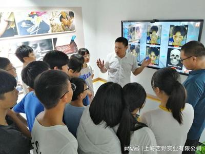 趣味性禁毒教育VR體驗設(shè)備、VR禁毒基地、多媒體禁毒教育產(chǎn)品配置